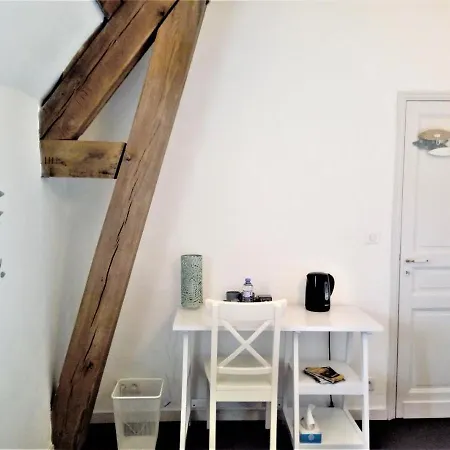 Domaine Du Bourg Bed & Breakfast *